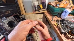 Новые кольца на поршень старого двигателя бриггс страттон (briggs and stratton)