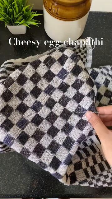 Cheesy Egg Chapathi / Lunch Box Recipe/ Kid’s Recipe #recipe #cooking #cookwithme #kidsspecialrecip