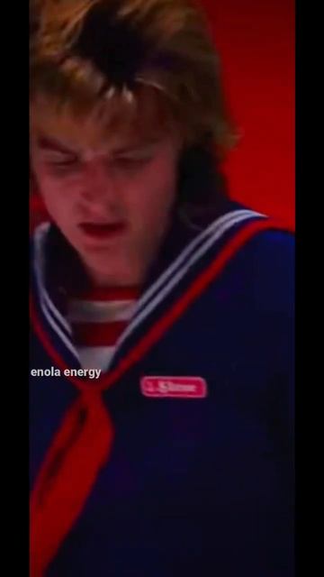 how can they be fighting but look so good #strangerthings #strangerthingsedit #sadiesink смотреть онлайн