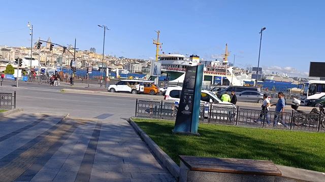 Вид на Босфор с берега Стамбула