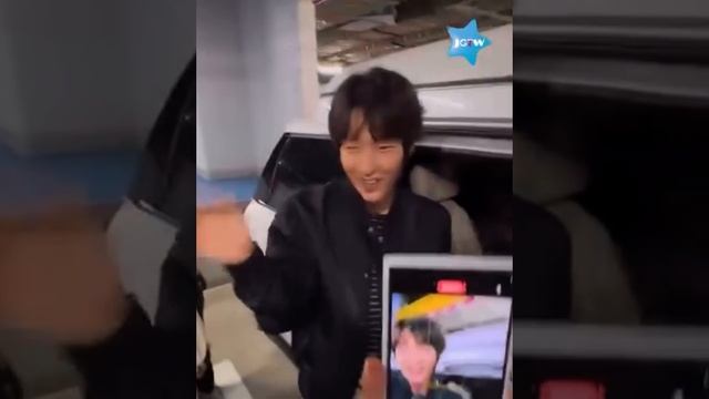 Lee Joon Gi.31.05.24. После премьеры фильма «Страна чудес» [Wonderland] смотреть онлайн