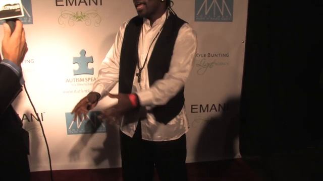 Devon Sol at the (HMMA's)The 2011 Hollywood Music In Media Awards Celebrity Red Carpet смотреть онлайн
