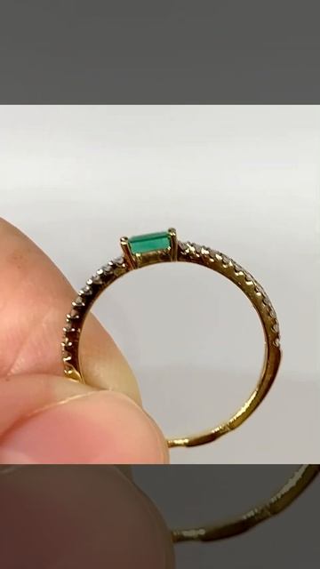 ❌продано❌ Золотое кольцо с изумрудом и бриллиантами смотреть онлайн