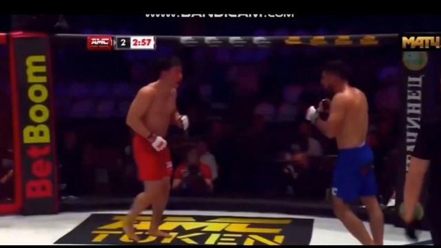 Персидский даг и казах-терминатор устроили кровавое побоище. Мохаммад Хейбати vs. Муратбек Касымбай смотреть онлайн