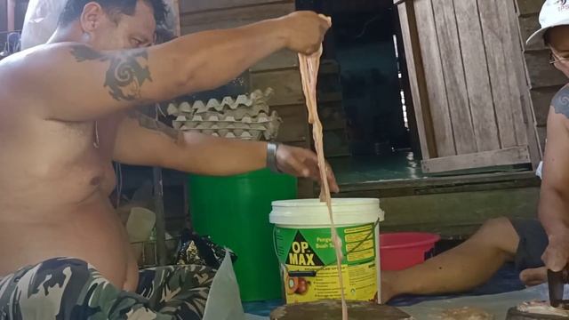 Bersama keluarga potong babui utk hari Krismas смотреть онлайн