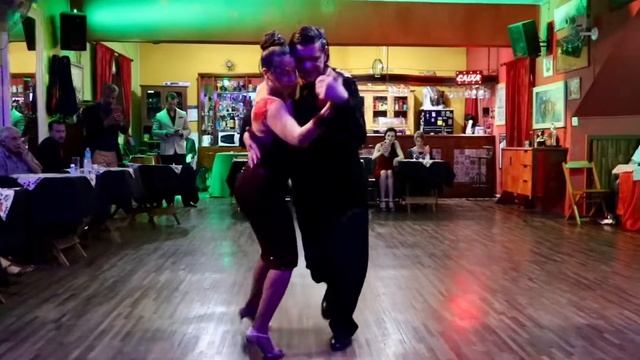 #tango #saopaulo #29042022 Omar Forte & Vanessa Flecha bailan: Milonga Del Recuerdo "Juan D'Arienzo смотреть онлайн