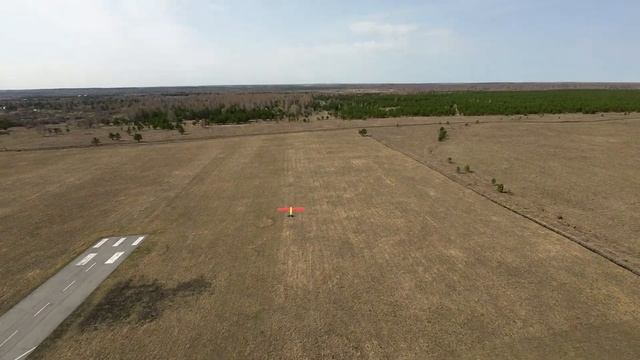 Полёт Пайпера в сопровождении дрона.