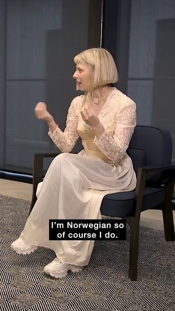 So What’s Aurora Like When She’s Out Clubbing? 💃🏻