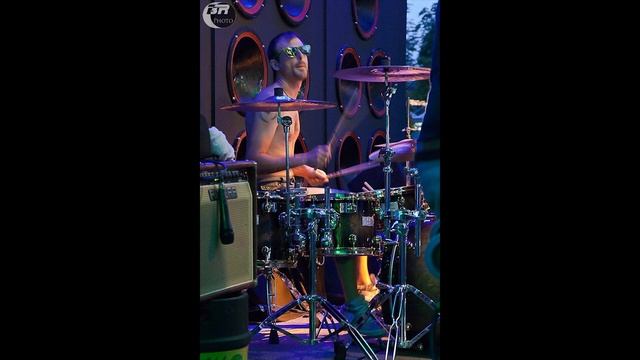 Redy Groovers - Two Lives -- Live 2019 смотреть онлайн