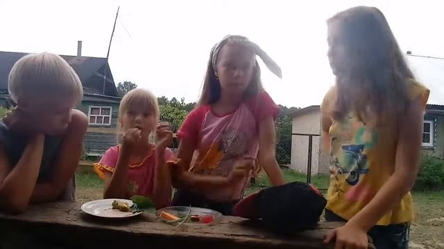 Не 10×10 / ЧЕЛЛЕНДЖ / В деревне с друзьями)(1 часть) смотреть онлайн