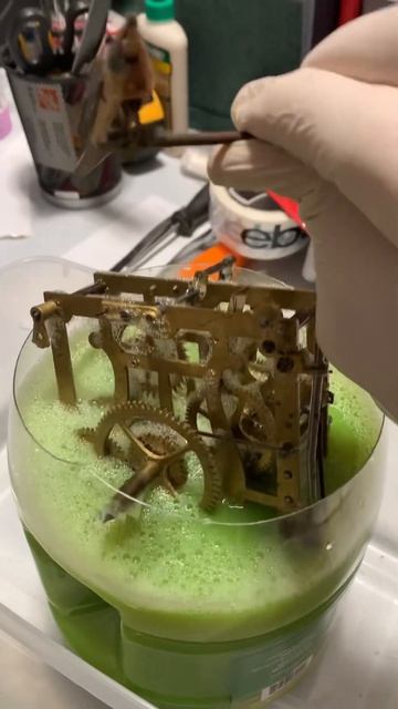 Restoration Time. Cleaning 120 years old Clock movement. смотреть онлайн