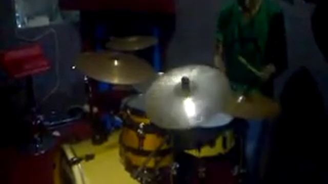 Adhi Falar - Domino by Jessie J (drum cover) смотреть онлайн