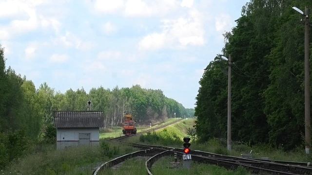 Мотовоз МПТ6-630 со шпалами следует через станцию Базево смотреть онлайн