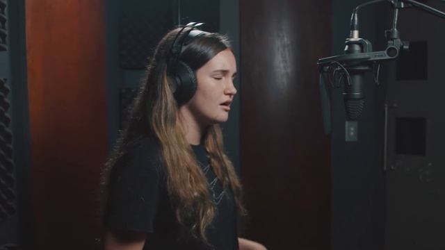 Ashes - Claudia Mewing (Celine Dion Cover) смотреть онлайн