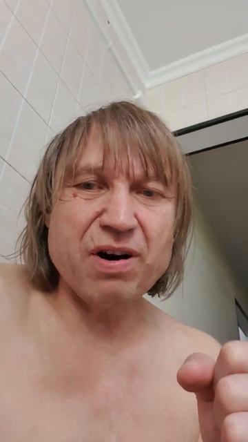 Выдавил рыхлого.