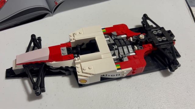 @LEGO Icons Formula 1 McLaren MP4/4  Ayrton Senna 10330 - Detailed Building Review