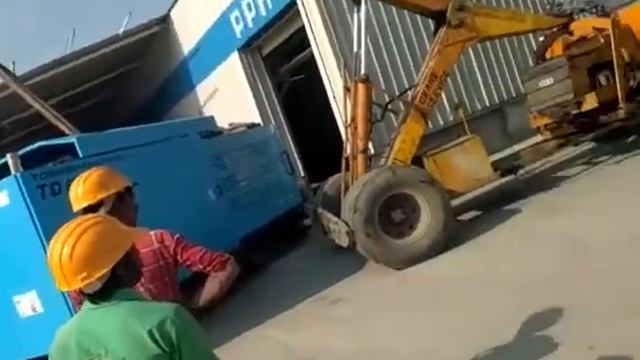 Press machine shifting by hydra from munna crane service 9897630279 Haridwar смотреть онлайн