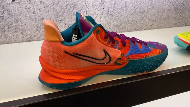 Nike Kyrie Low 4 “1 World 1 People” (Bright Crimson/Red Plum/University Blue/Black) -SKU: CW3985-60 смотреть онлайн