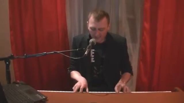Очень круто исполнил песню на клавишах "в тени огней" Огонь клип смотреть онлайн