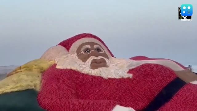 Sudarsan Pattnaik Makes Santa Claus Sculpture Using 1500 kg Of Tomatoes смотреть онлайн