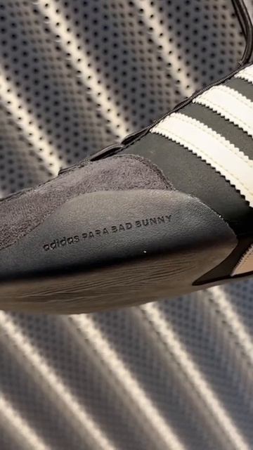 Модель обуви Bad Bunny x adidas Ballerina смотреть онлайн
