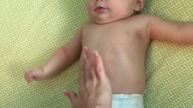 Infant and Baby Massage - Earth Mama Angel Baby Oil смотреть онлайн