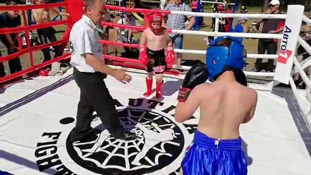 3 раунд Богрецов Данила (синий) - Матяс Назар (красный) смотреть онлайн