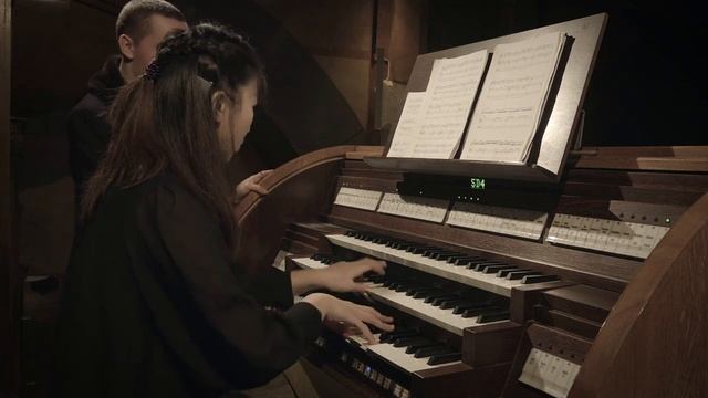 Lu JIA plays Fantasia Jasmine Flower 贾璐在管风琴上演奏茉莉花幻想曲 смотреть онлайн