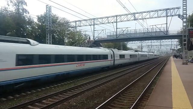 ЭВС1-13 Сапсан На станции Петровско-Разумовская смотреть онлайн
