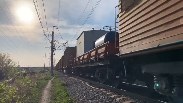 Тепловоз 2ТЭ116-1124 с хоперо дозаторным поездом смотреть онлайн