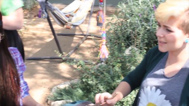 Astrid Clover - Backyard Restaurant смотреть онлайн