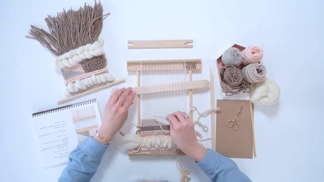 WEAVING ON A FRAME LOOM PART 5 - how to create triangle shapes | oake & ashe смотреть онлайн