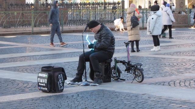 «Крылья», которые нравились мне», — питерский уличный музыкант. смотреть онлайн