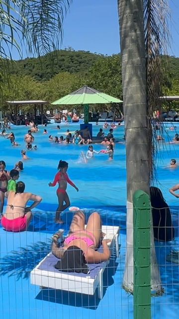 Жгучие бразильские красотки с голыми ягодицами и упругими попами в бикини 👙 смотреть онлайн