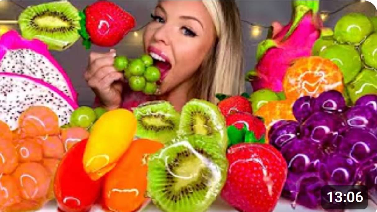 ASMR ЦУКАТЫ ИЗ АПЕЛЬСИНОВ, КЛУБНИКИ, ВИНОГРАДА, КИВИ, ЗАСАХАРЕННЫЕ СЛАДКИЕ ПЕРЕЦЫ, КОНФЕТЫ ИЗ ДРАКОН смотреть онлайн