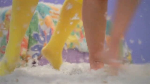 Pillow catfight between two girls gets serious and dangerous