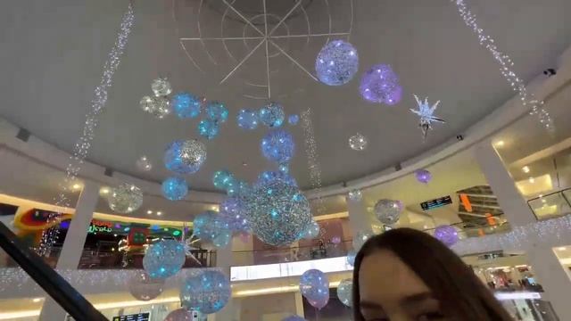 ЕЛЯ И НАСТЯ УГОРАЮТ В ТЦ | | ЕЛЯ НАГОВОРИЛ НА БАН смотреть онлайн