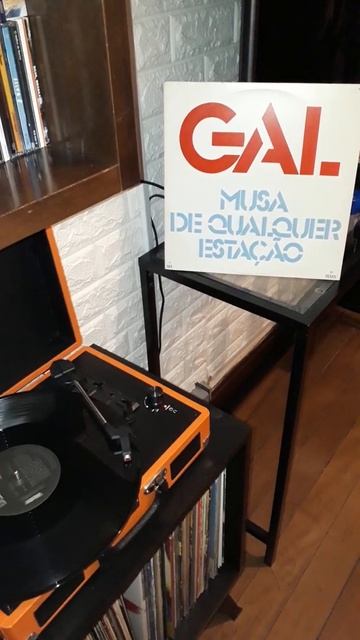 Maxi Single da década de 80, reproduzido em maleta Multilaser + MiniSystem JBL (aux RCA) смотреть онлайн