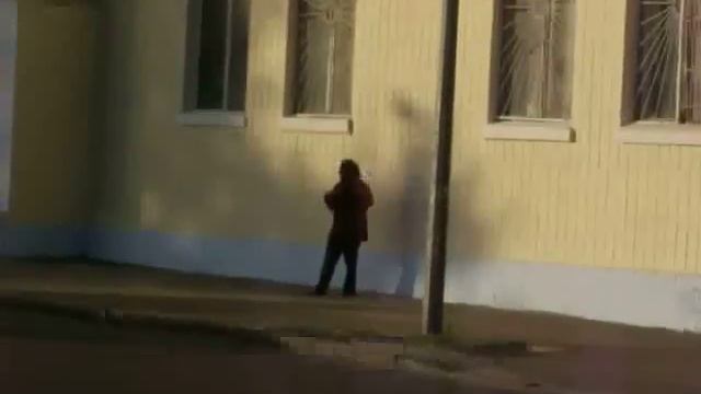 Танцующий бомж смотреть онлайн