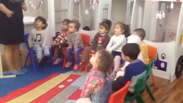 Группа "Цыплята". Английский урок - Животные смотреть онлайн