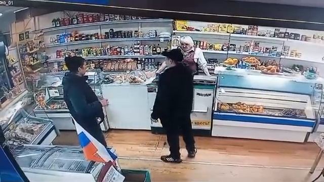 В Усть-Куте крысы вынесли «корзину добра» из магазина смотреть онлайн