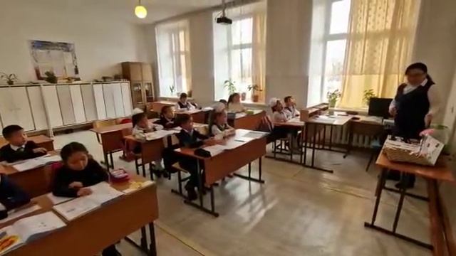 СҚО,Уәлиханов а.Кішкенекөл қазақ мектеп гимназиясы.2ә с. математика «Көлем,көлемнің өлшем бірлігі»