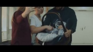 Перевозите младенцев  только в автолюльке!