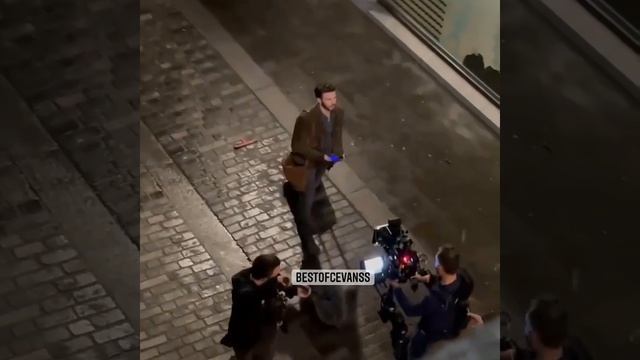 Chris Evans leaving London.. Acting смотреть онлайн