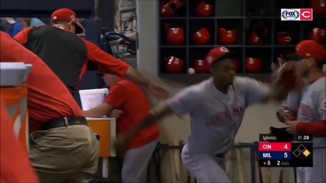 Raisel Iglesias Blow Up in Dugout vs Milwaukee Brewers смотреть онлайн