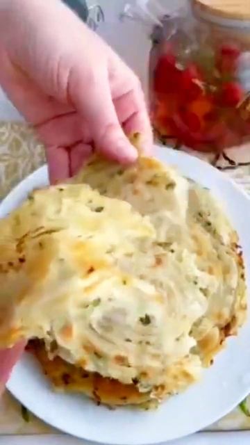 Быстрый, лёгкий, простой ужин. Невероятно вкусные, слоеные лепёшки с луком смотреть онлайн