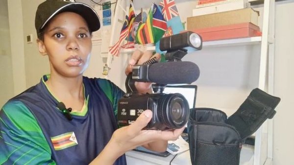 DVC/ KOMERY Camcorder 4K Ultra HD Camera Camcorder 64MP Streaming /Unboxing