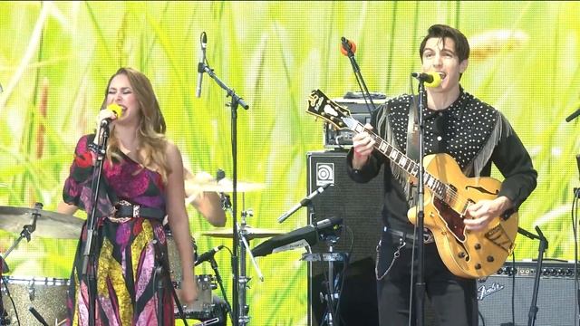 Ian Mellencamp & Jazmin Grimaldi - Full Steam Ahead (Live at Farm Aid 2021) смотреть онлайн