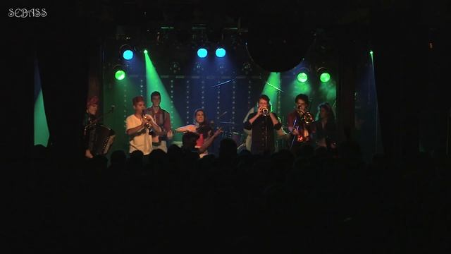 Balkan Beats - MAHALAGEASCA - SEBASS (Live) - Balkan Music смотреть онлайн