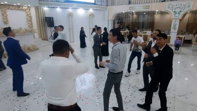 АЗИЗ УКА БОХЛИ БОЛ ТУЙ БОМБО БУЛДИ смотреть онлайн